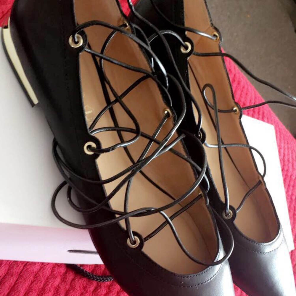 Aldo Women’s black ballet flats with gold heel